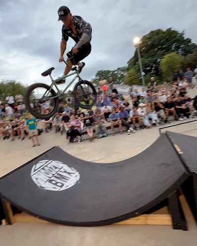 🔥🔥🔥 thanks to everyone having some fun at the @woozybmx wave thing - good times last weekend! working on 2026 - thanks for all the love and feedback #bmx 📹 @gianovacca @adreamerslensx