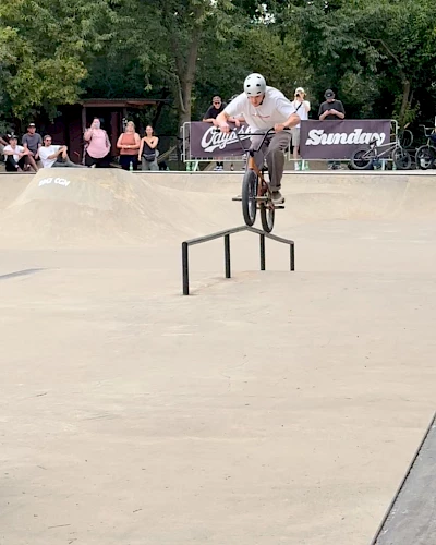 @leno_dtzl @taylor.cadel @sikharin_bmx @carlohoffmann - good times at @northbrigade few weeks ago 🙌 📹 @woozybmx